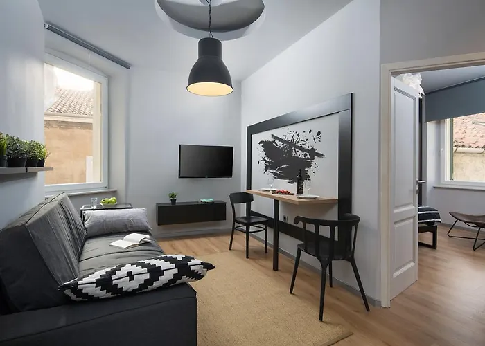 Studio Apartments River